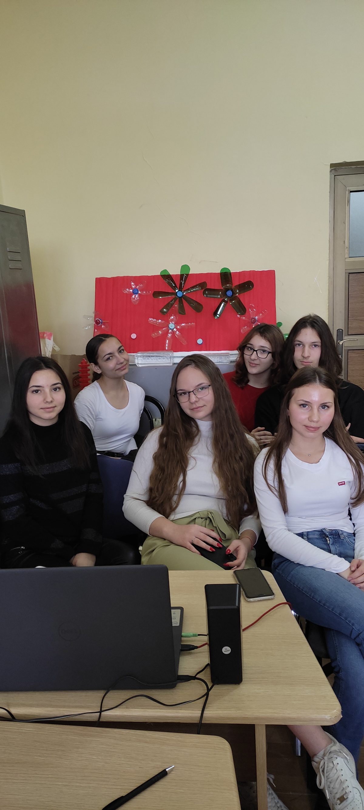 Ученици ангажовани на онлајн такмичењу Пословни изазов специјал